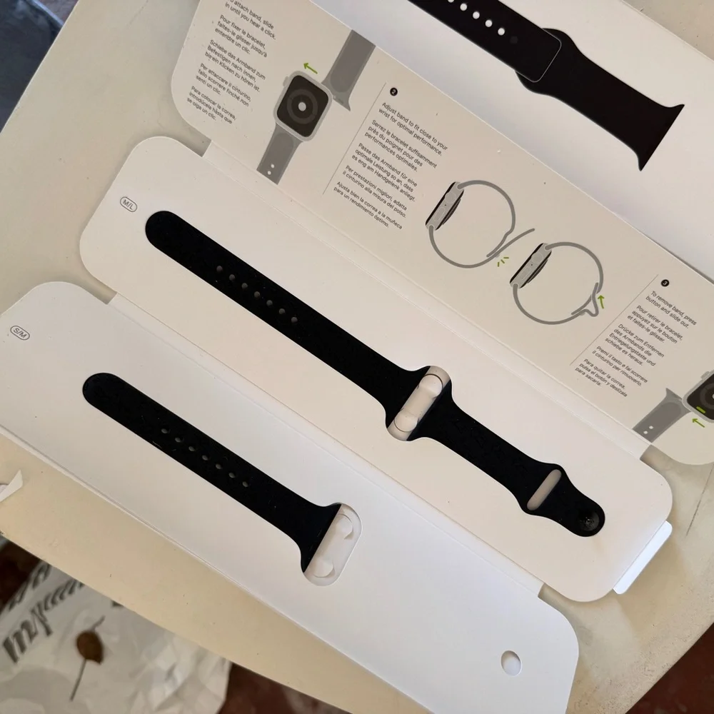 NWT - Apple Watch BLACK Sport band - VH1 MTV MOON MAN - LIMITED EDITION - Picture 3 of 9